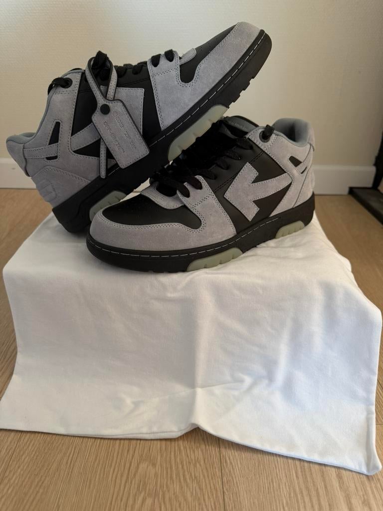 Off white schoenen, Ophalen of Verzenden, Zo goed als nieuw