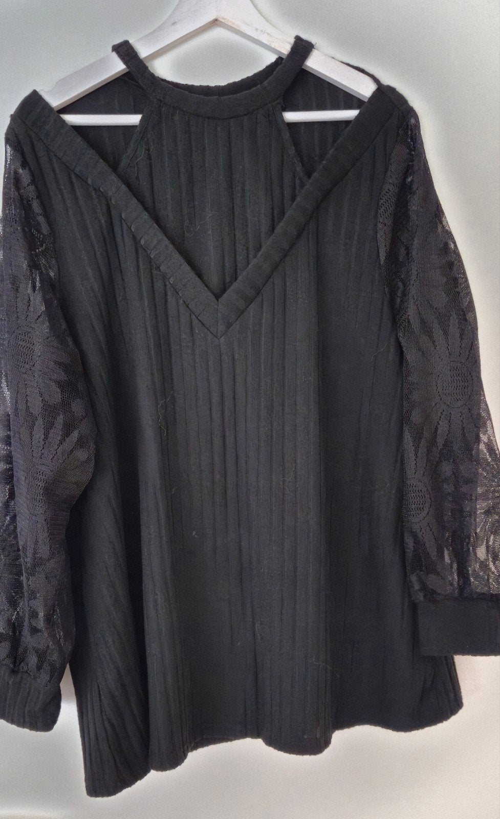 nieuw! zwarte sexy trui met kant en blote schouders maat 46, Kleding | Dames, Ophalen of Verzenden, Nieuw, Maat 46/48 (XL) of groter