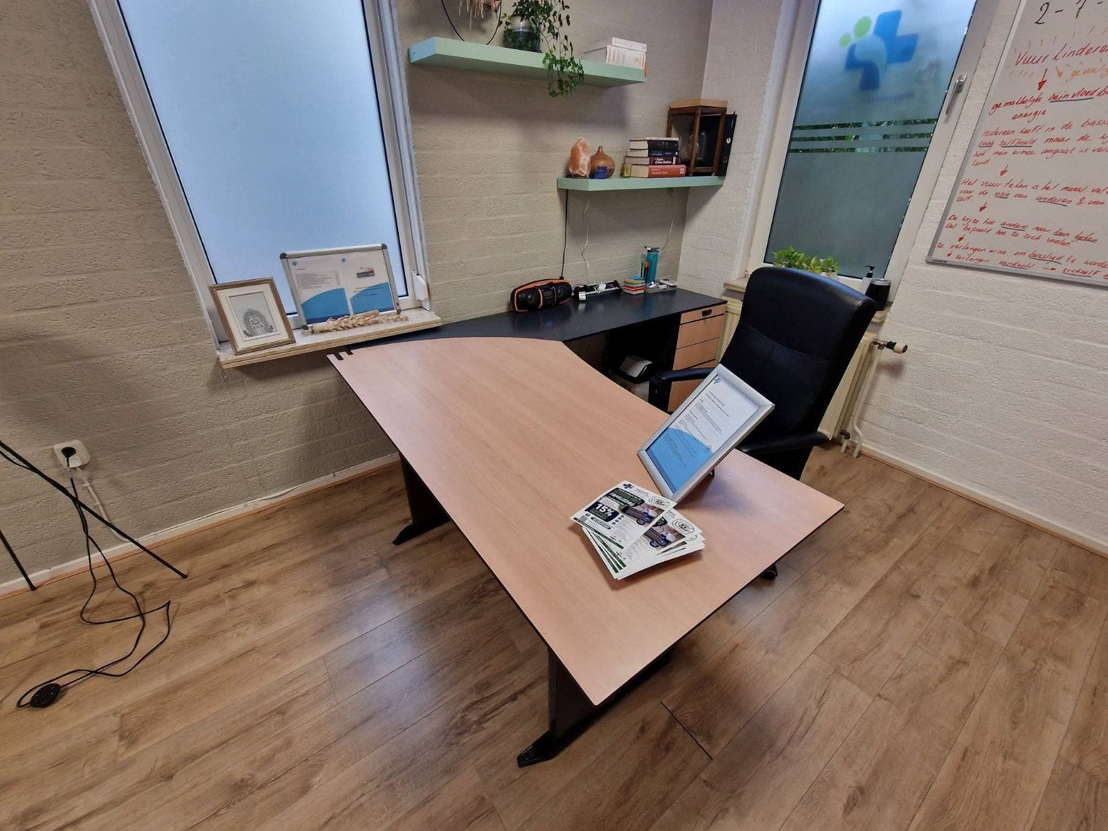 Mooi degelijk hoekbureau, Huis en Inrichting, Ophalen, Zo goed als nieuw, Overige typen