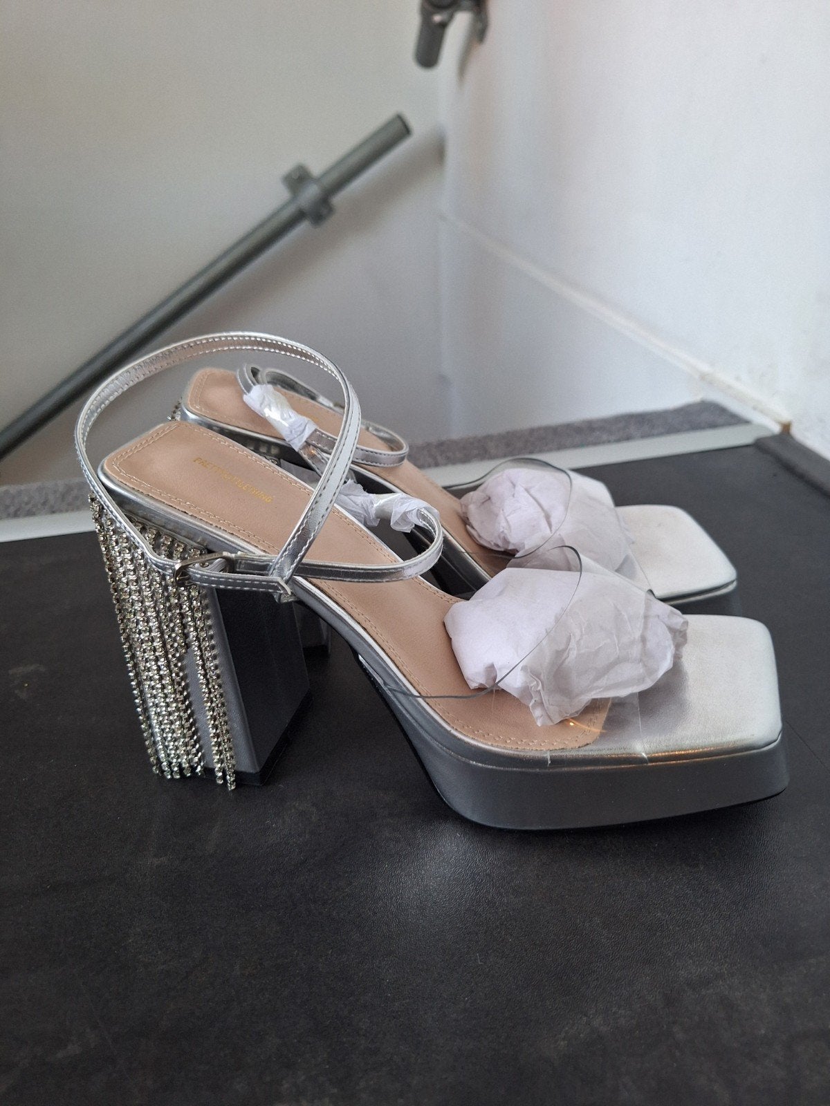 Zilveren sandalen met hak en strass franjes, maat 39, Overige kleuren, Nieuw, PrettyLittleThing, Sandalen of Muiltjes
