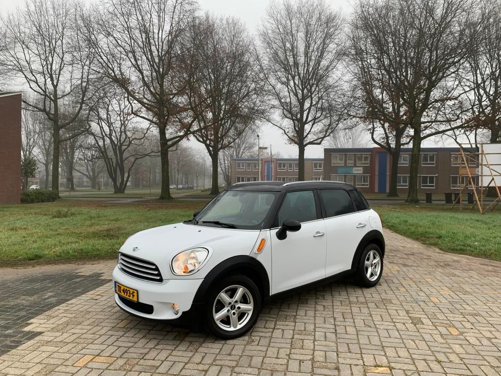 Mini Countryman 1.6 Cooper 2011 Wit, Auto's, Mini, Voorwielaandrijving, Stof, Zwart, 4 stoelen