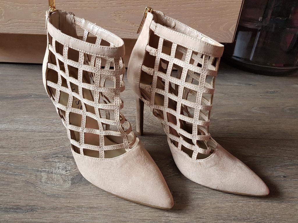 Laarzen / laarsjes / pumps - vallen als maat 37 / 38 - Guess, Guess, Beige, Lage of Enkellaarzen, Ophalen of Verzenden