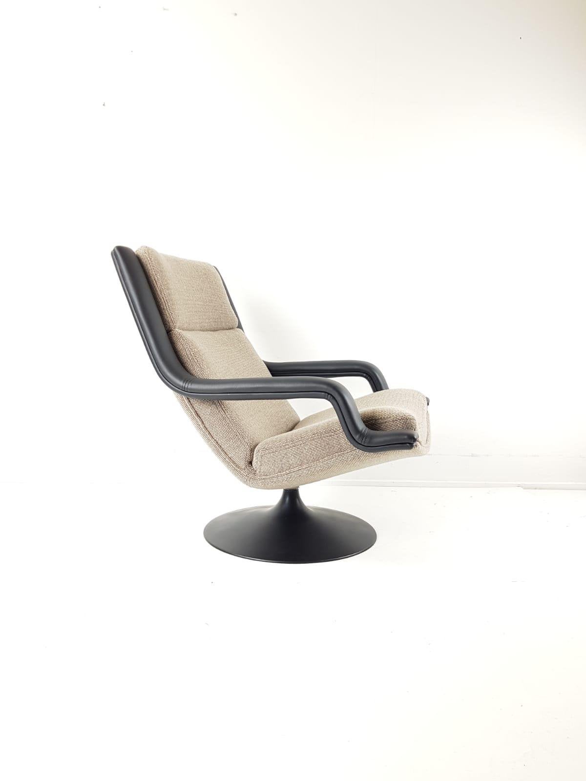 Vintage Artifort draaifauteuil beige ploegstof armleggers, Modern vintage, ., Ophalen of Verzenden, Zo goed als nieuw