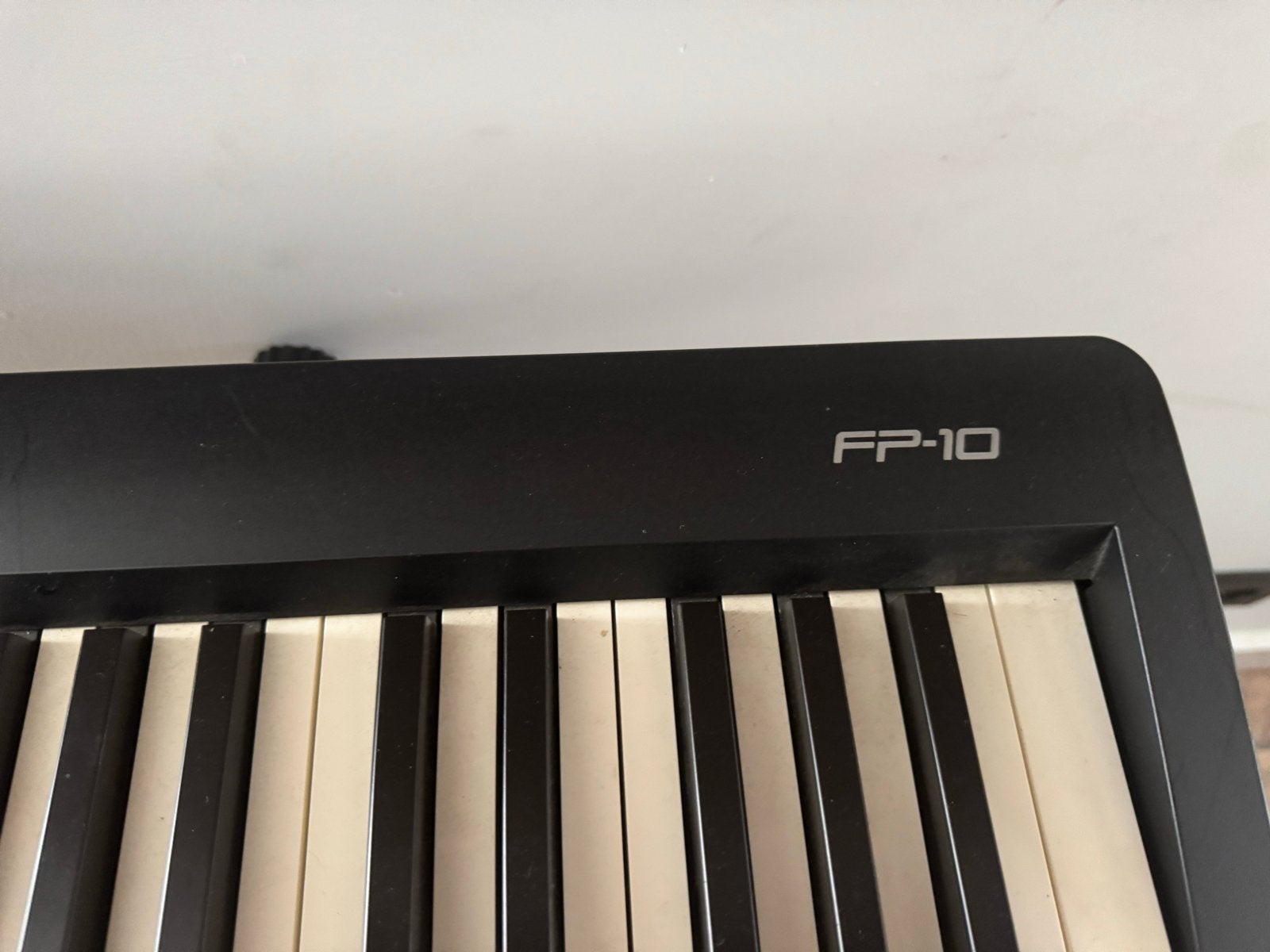 Roland FP-10 Digitale Piano met Standaard en Kruk, Ophalen, 88 toetsen, Roland, Zo goed als nieuw