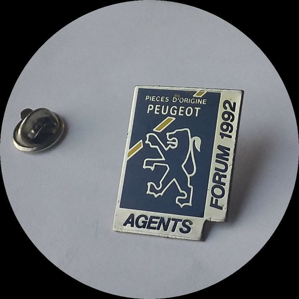 PEUGEOT pin, Forum  92, Verzamelen, Speldjes, Pins en Buttons, Ophalen of Verzenden, Zo goed als nieuw, Transport, Speldje of Pin