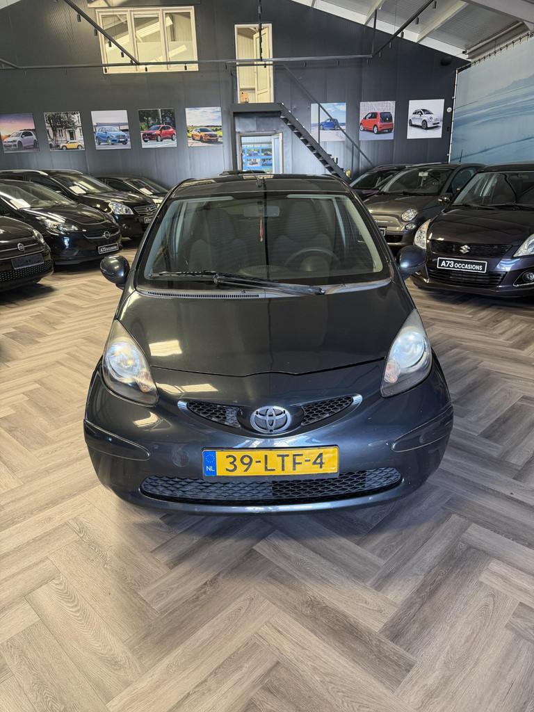 Toyota Aygo 1.0-12V, Auto's, Toyota, Voorwielaandrijving, Stof, Gebruikt, 4 stoelen