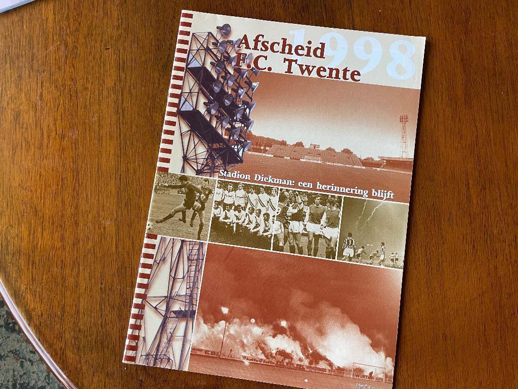 Herinneringsmagazine Diekman stadion  fc Twente, Ophalen of Verzenden, Zo goed als nieuw, F.C. Twente, Boek of Tijdschrift