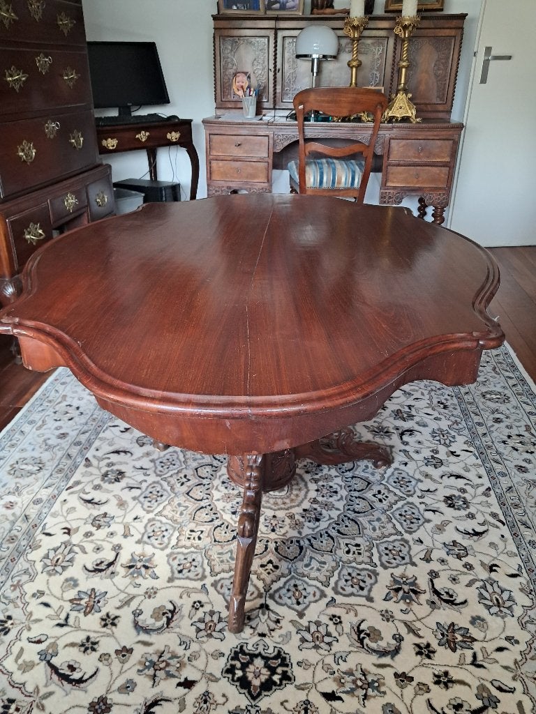 Antieke Mahonie salontafel met Rijkelijk Gesneden Poot, Ophalen