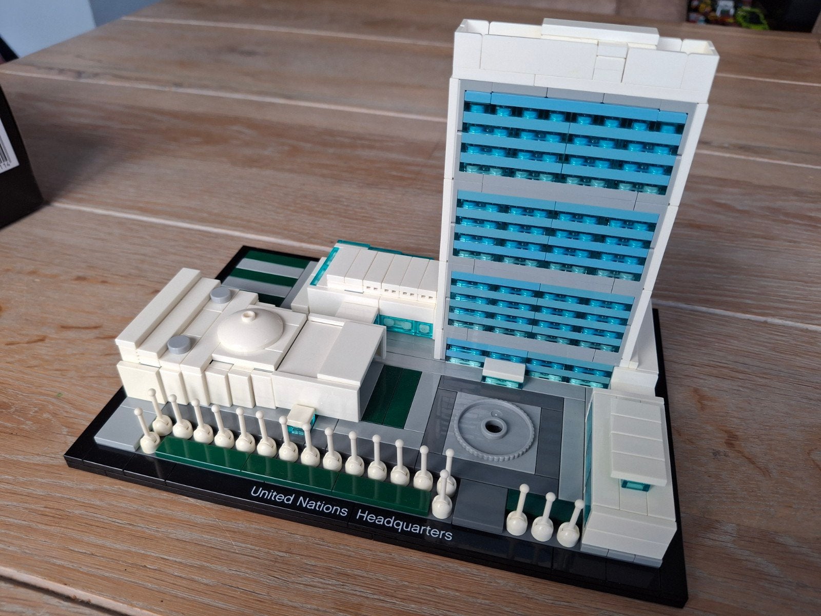 Lego Architecture 21018 United Nations Headquarters, Lego, Architecture, Ophalen of Verzenden, Zo goed als nieuw