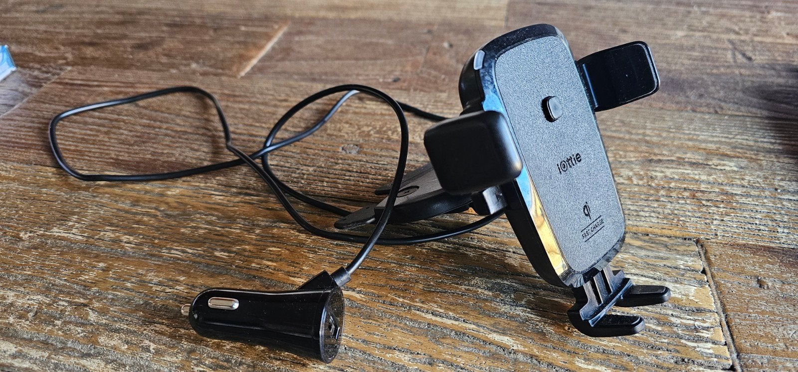 iOttie Autohouder CD-speler met Fast Charging & USB, Ophalen, Gebruikt
