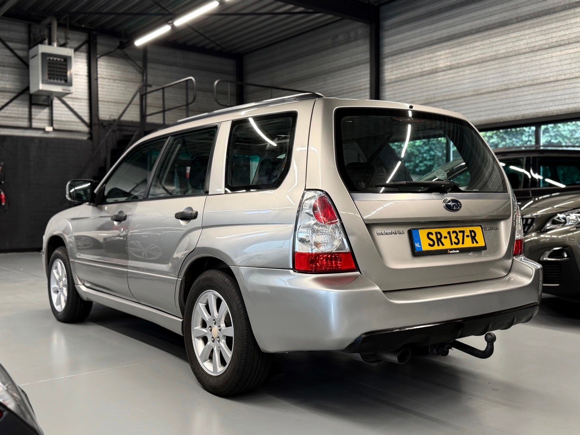 Subaru Forester 2.0 X Luxury Pack 4X4 l Automaat l Nieuwe Ap, Auto's, 1380 kg, Gebruikt, 4 cilinders, 11 km/l