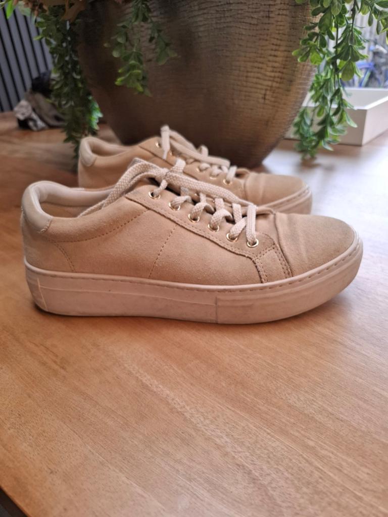 Vagabond Shoemakers Beige Suède Sneakers Maat 38, Kleding | Dames, Schoenen, Beige, Ophalen of Verzenden, Sneakers of Gympen, Gedragen