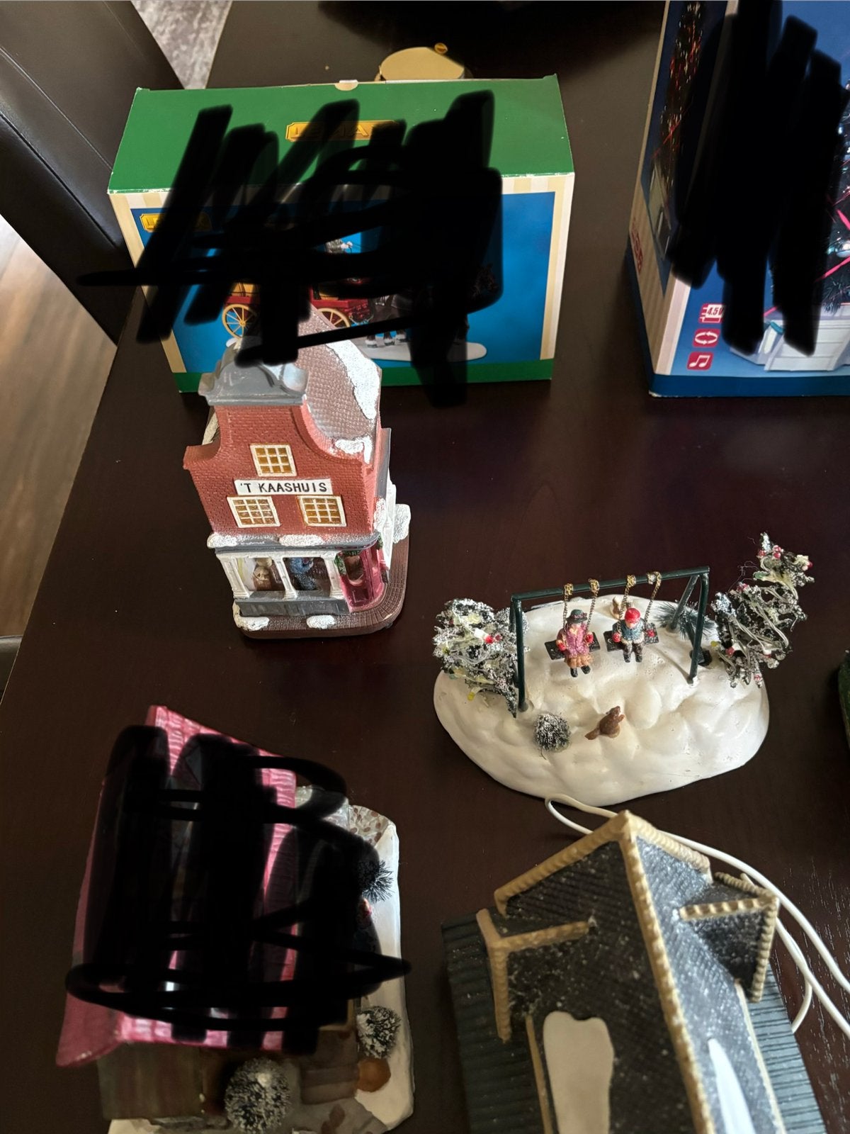Partij 18 kersthuisjes Lemax en Luville, miniatuurtjes enz, Diversen, Ophalen, Zo goed als nieuw