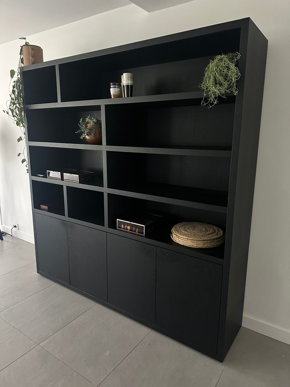 Wandmeubel Goossens Barcelona, zwart, Ophalen, Met deur(en), 200 cm of meer, Eikenhout
