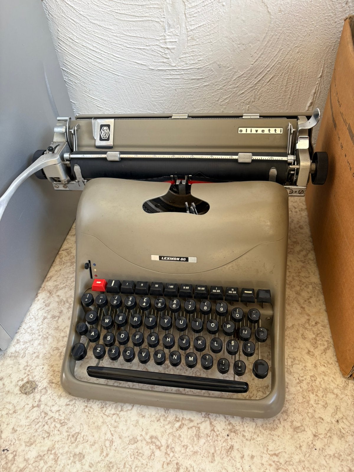 Vintage Olivetti Lexikon 80 typemachine – industrieel design, Ophalen, Zo goed als nieuw