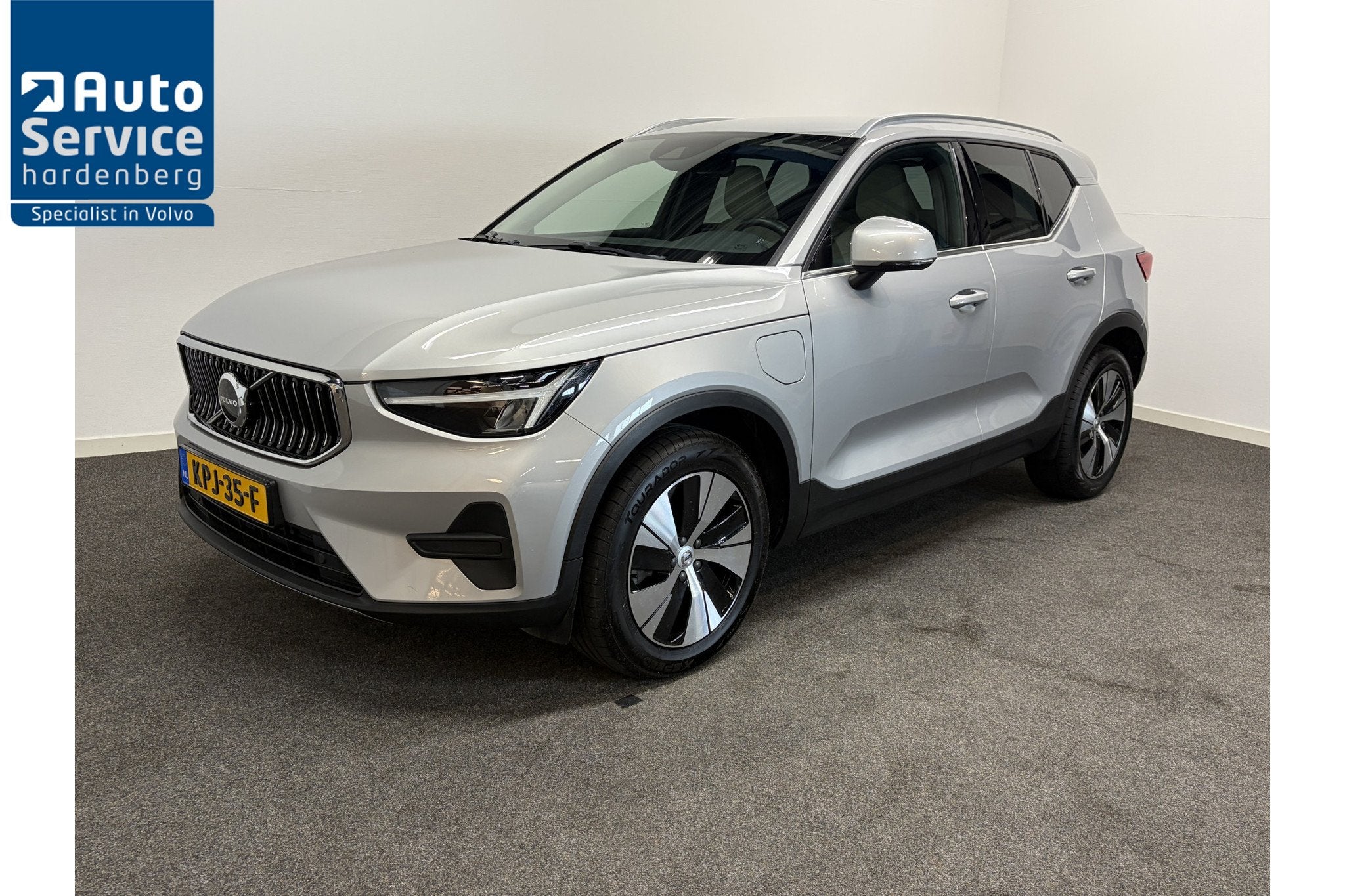 Volvo XC40 1.5 T4 Plug-in hybrid Plus Bright Leer/ Stoelverw, Hybride Elektrisch/Benzine, 3 cilinders, SUV of Terreinwagen, Te koop