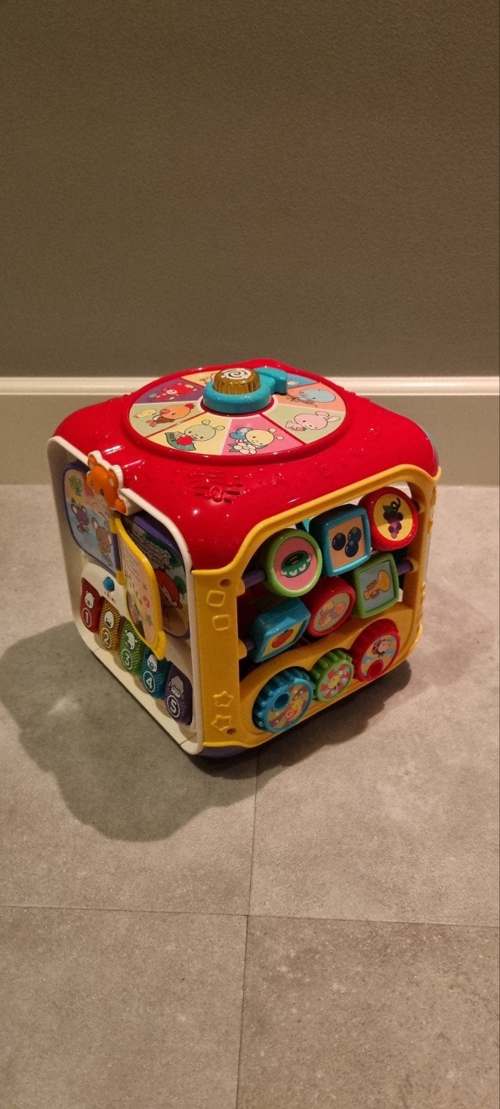 Vtech Activiteitenkubus 
VTech Activiteitenkubus  
VTech Ac, Ophalen of Verzenden, Zo goed als nieuw, 6 maanden tot 2 jaar