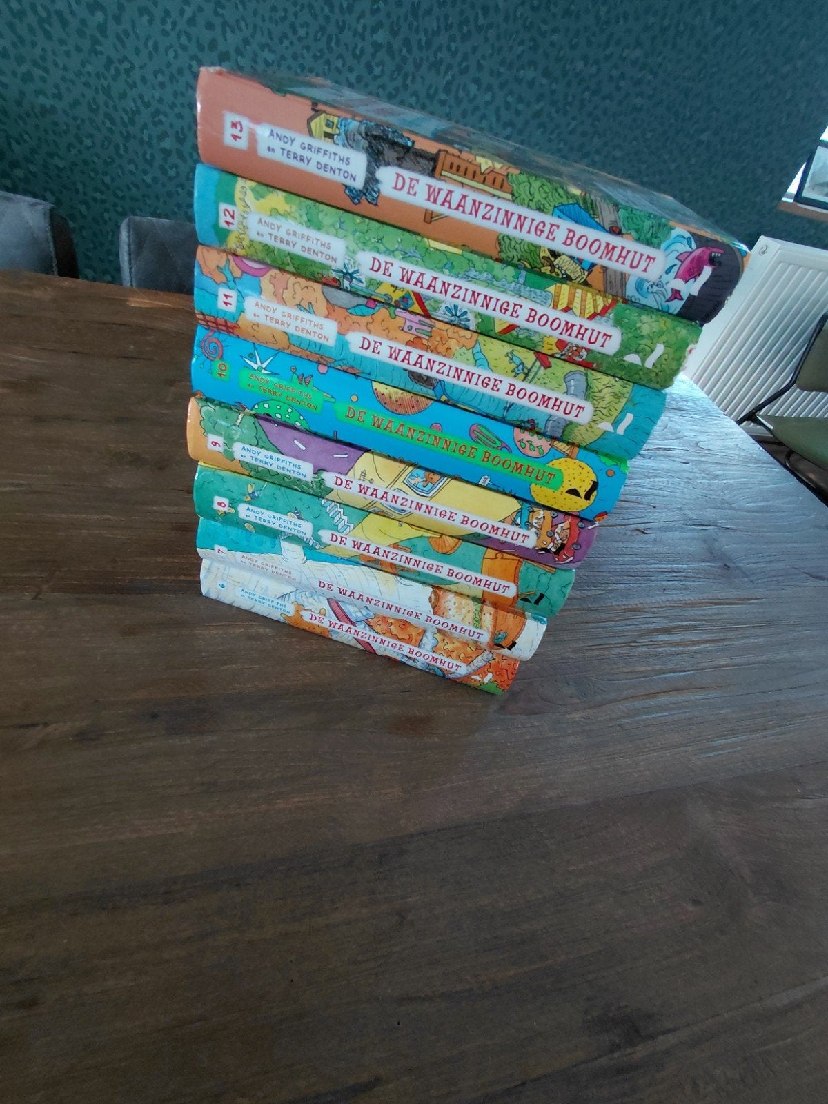 De Waanzinnige Boomhut boekenreeks 8 delen, Ophalen of Verzenden, Zo goed als nieuw, Andy Griffiths, Fictie algemeen