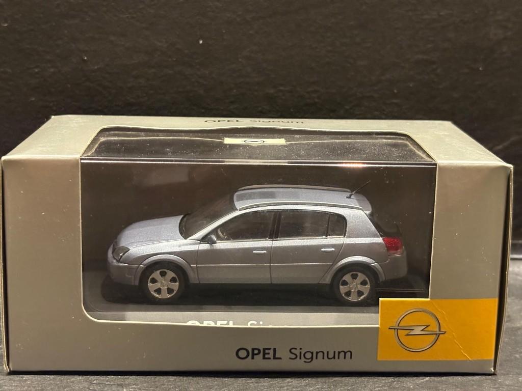 Opel Signum | Schuco | Mint/Boxed, Hobby en Vrije tijd, Modelauto's | 1:43, Ophalen of Verzenden, Nieuw, Auto, Schuco