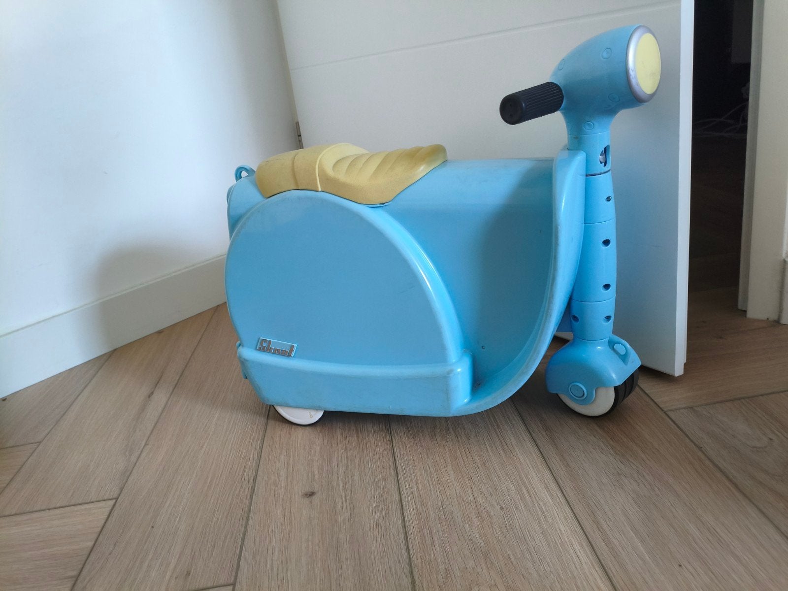 Skoot kinderkoffer/loopfiets blauw, Ophalen of Verzenden, Gebruikt