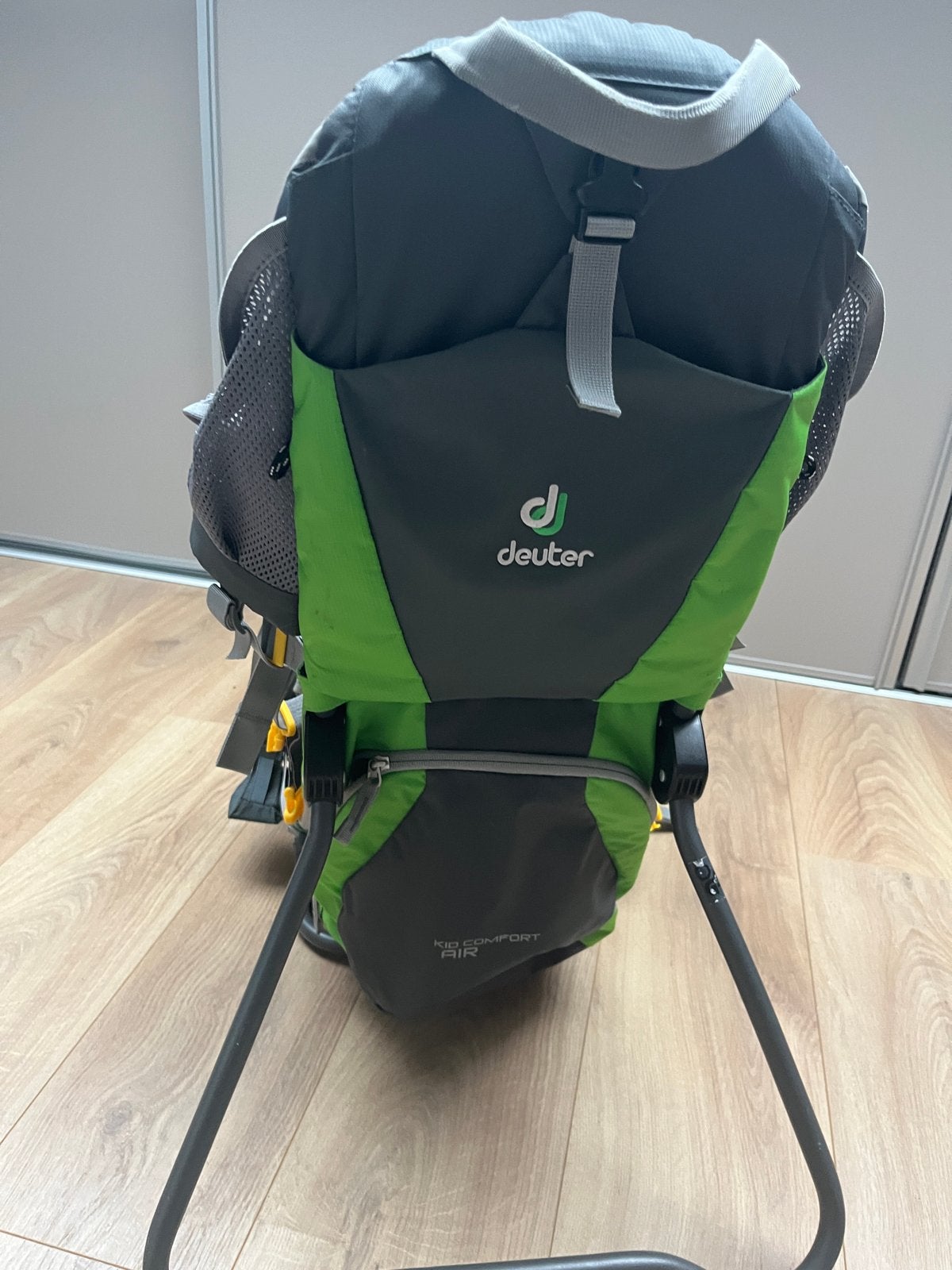 Deuter Kid Comfort Air Draagzak - Ideaal voor wandelingen, Zo goed als nieuw, Rug, Draagzak, Ophalen