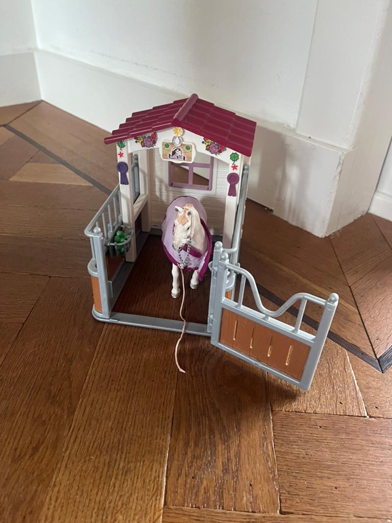 Schleich paardenbox met paard en deken, Kinderen en Baby's, Speelgoed | Overig, Ophalen of Verzenden, Gebruikt, Jongen of Meisje