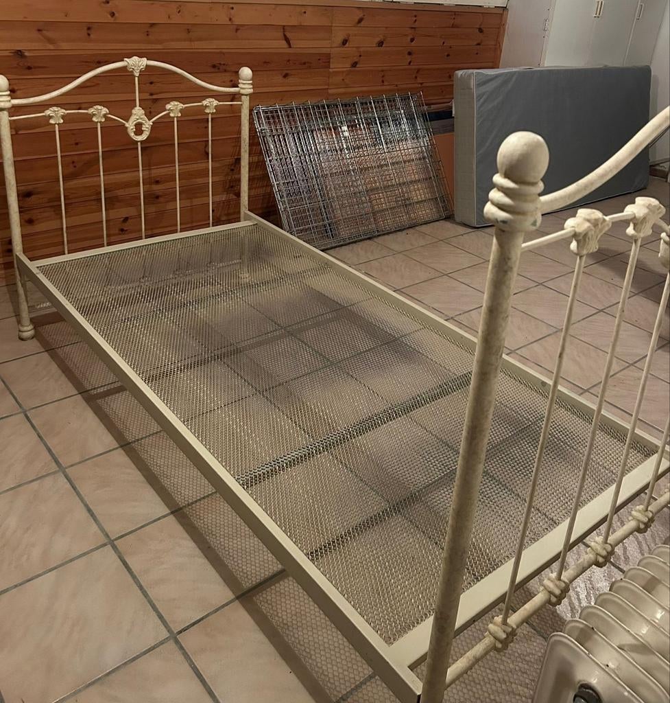 Brocante bed, Ophalen