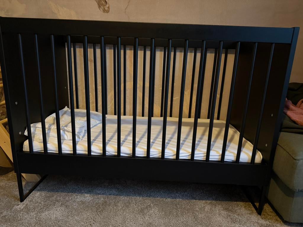 Kidsmill Modular ledikant mat zwart, Ophalen, Zo goed als nieuw, Minder dan 140 cm, Matras