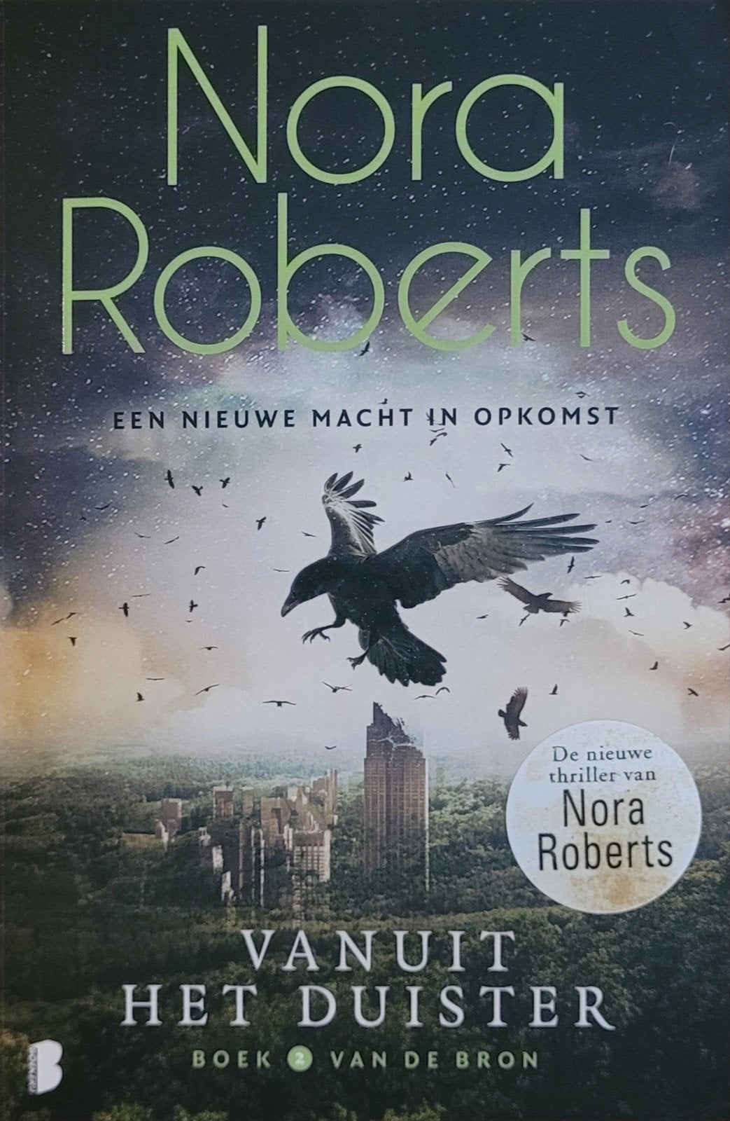 Nora Roberts - Vanuit het duister, Wereld overig, Ophalen of Verzenden, Zo goed als nieuw, Nora Roberts