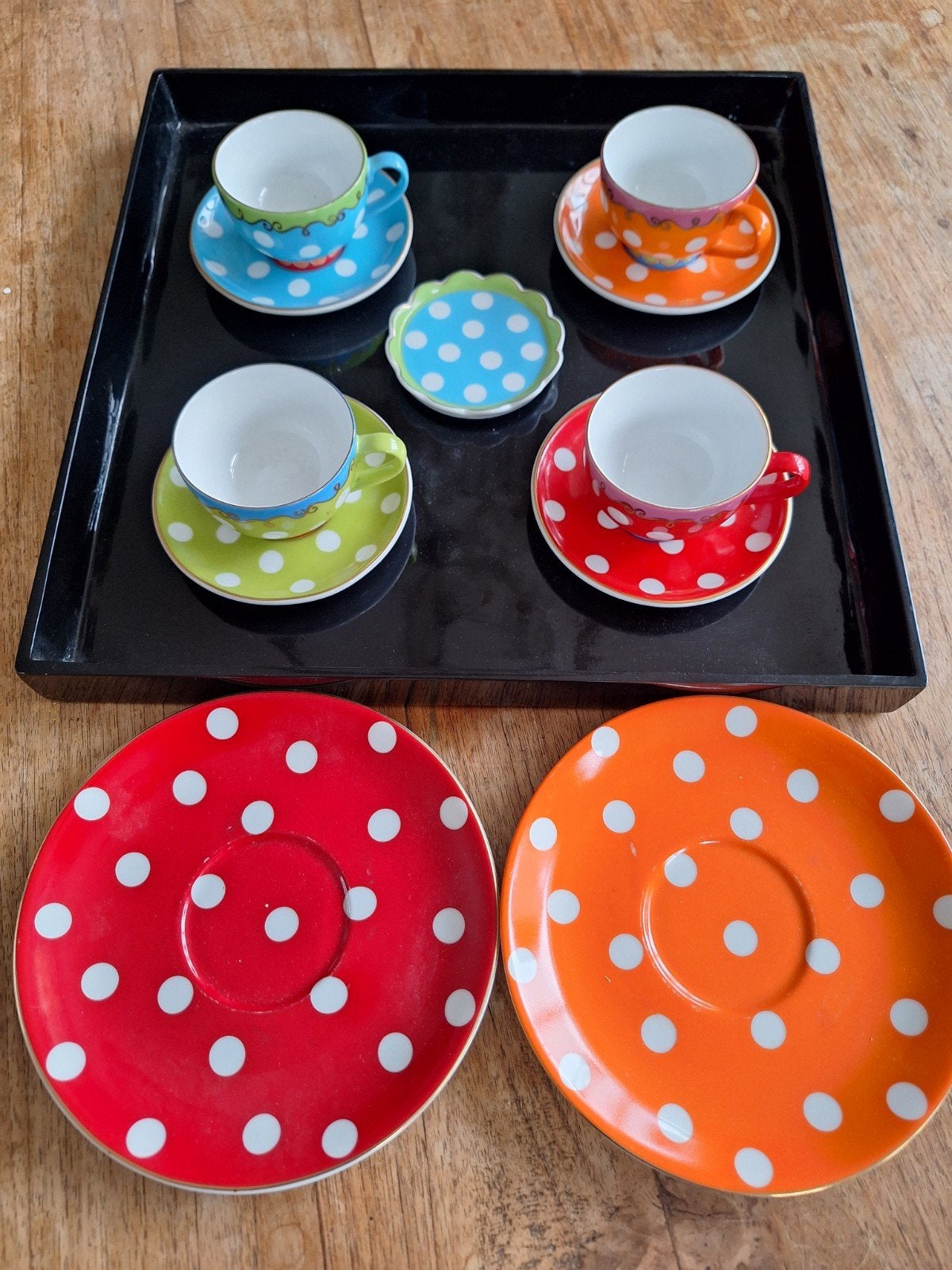 Oilily kop en schotels met extra schaaltjes - puntgaaf, Ophalen of Verzenden, Zo goed als nieuw, Overige stijlen, Kop(pen) en/of Schotel(s)