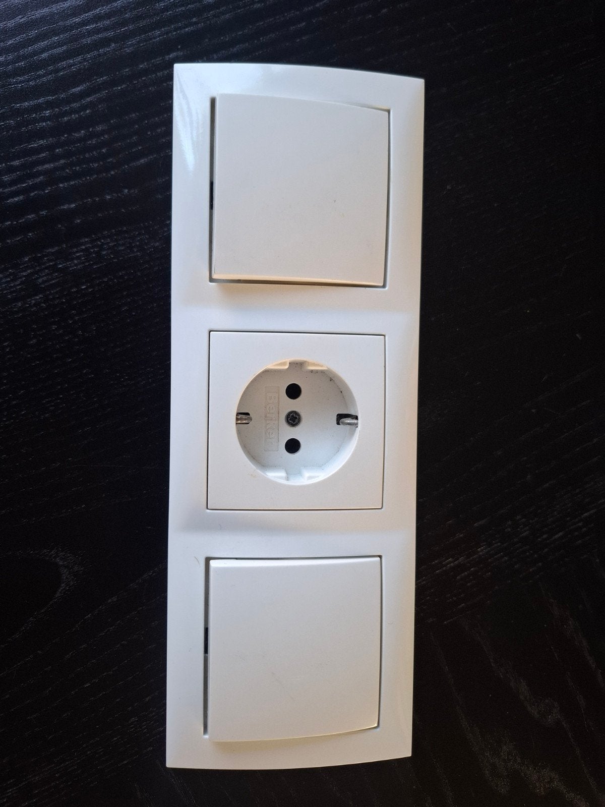 Berker Stopcontact met 2 Schakelaars en 3-voudig Raam, Ophalen of Verzenden, Stopcontact