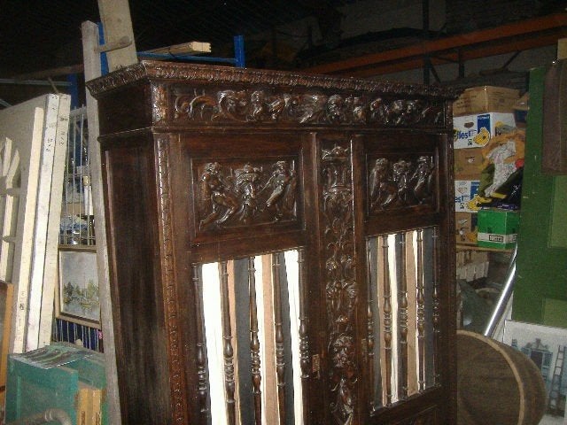 kerk-klooster garderobekast met snijwerk, 19de E, zie fot/om, Antiek en Kunst, Ophalen