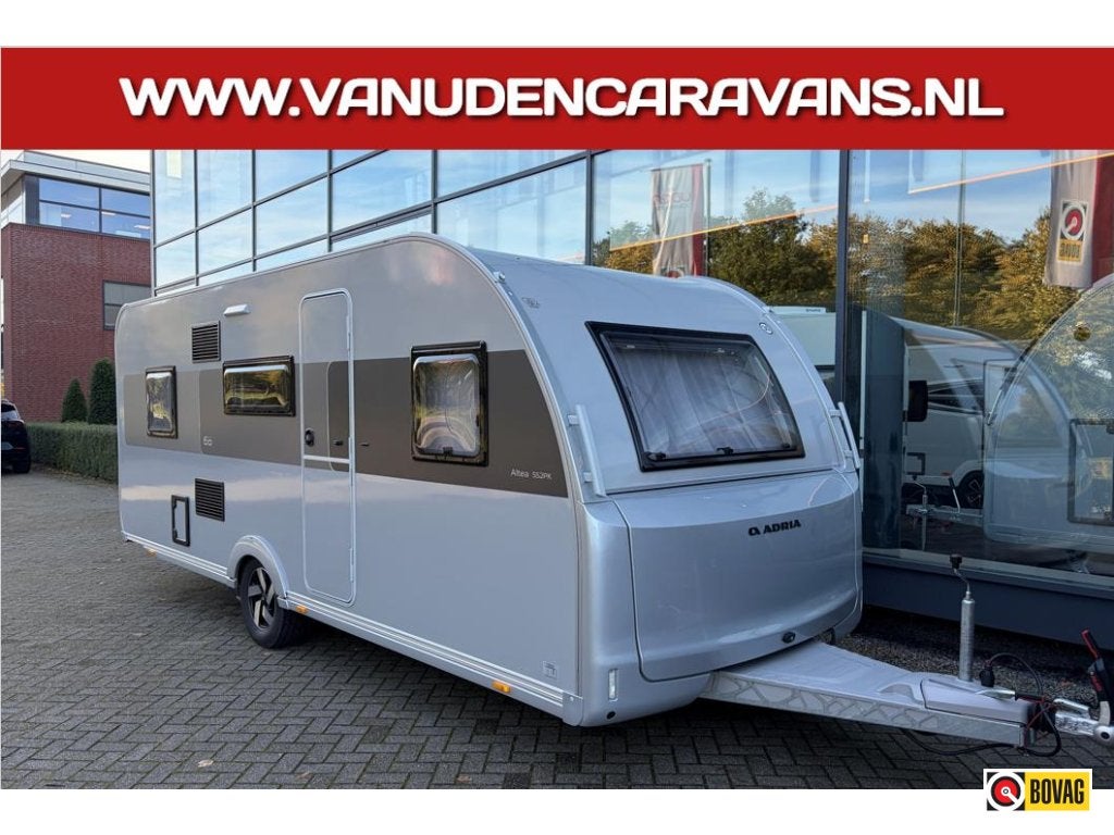 VERKOCHT! Adria Altea 552 PK - mover, airco, 3-stapelbed!, Rondzit, Bedrijf, Meer dan 6, 6 tot 7 meter