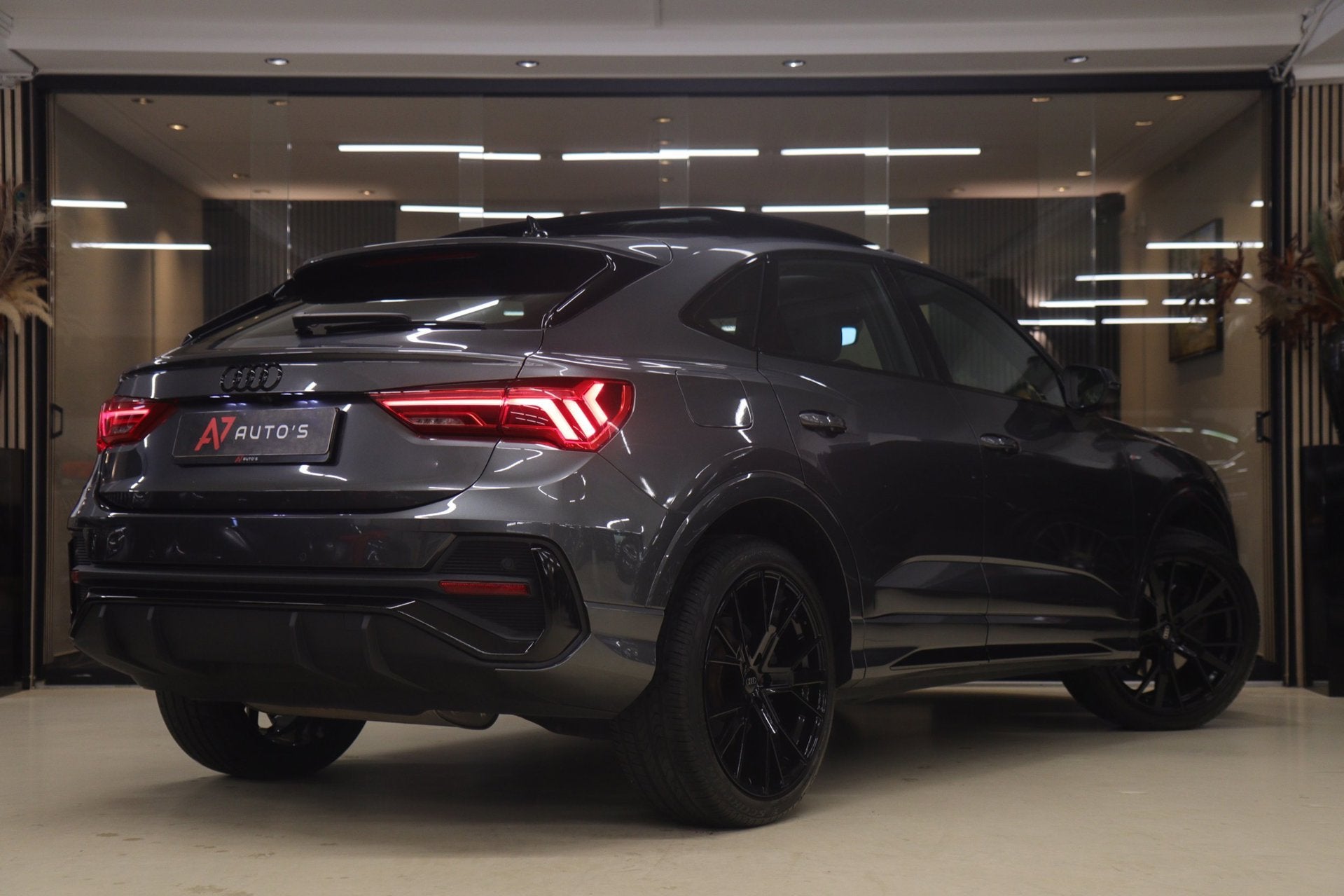 Audi Q3 Sportback 45 TFSI e S Edition 3X S-Line /PANO/CARPLA, Auto's, Gebruikt, Euro 6, 150 pk, Alcantara