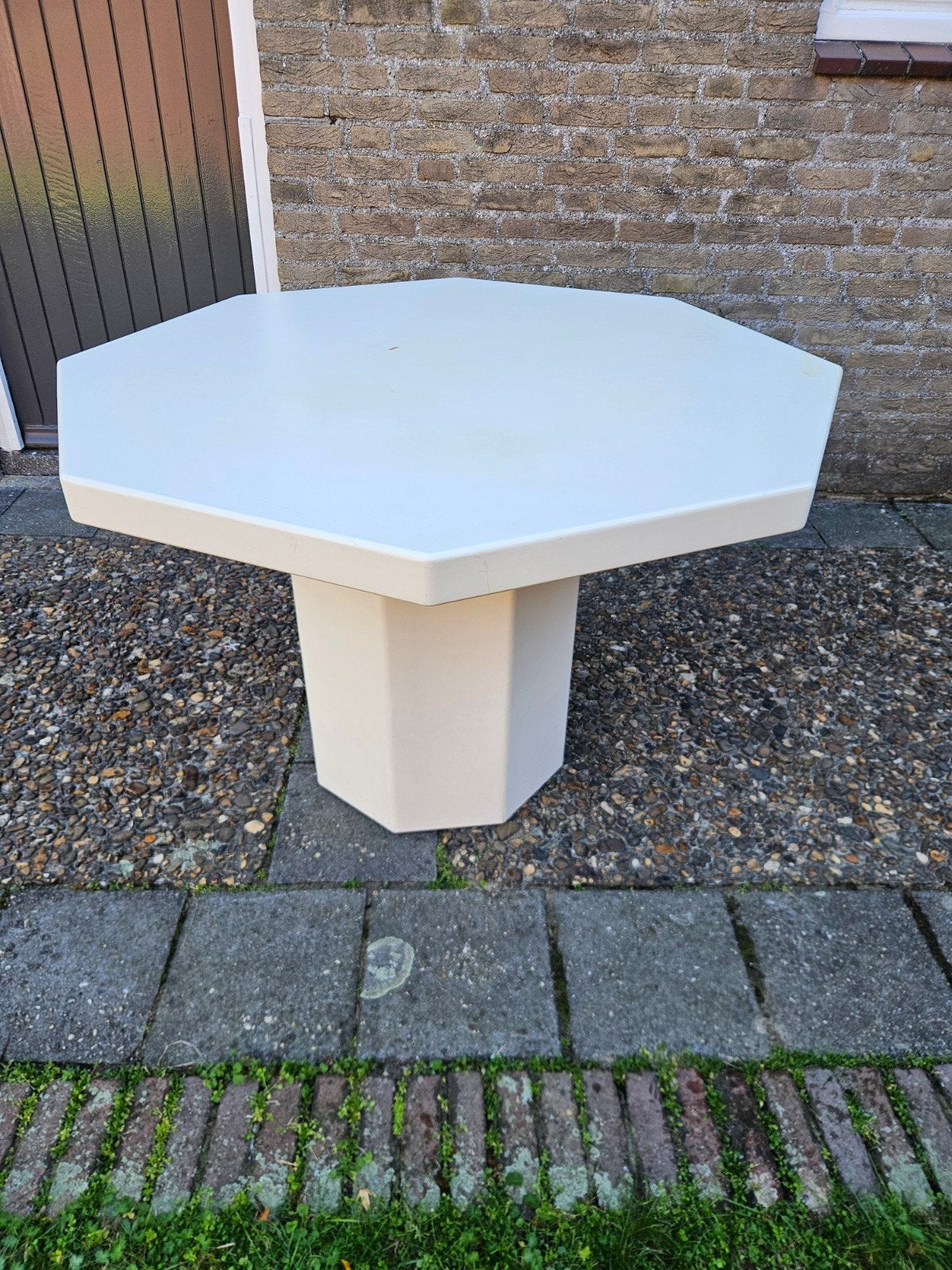 Achthoekige witte tafel met stevige tegelbasis, Ophalen, Gebruikt, Overige vormen, 100 tot 150 cm