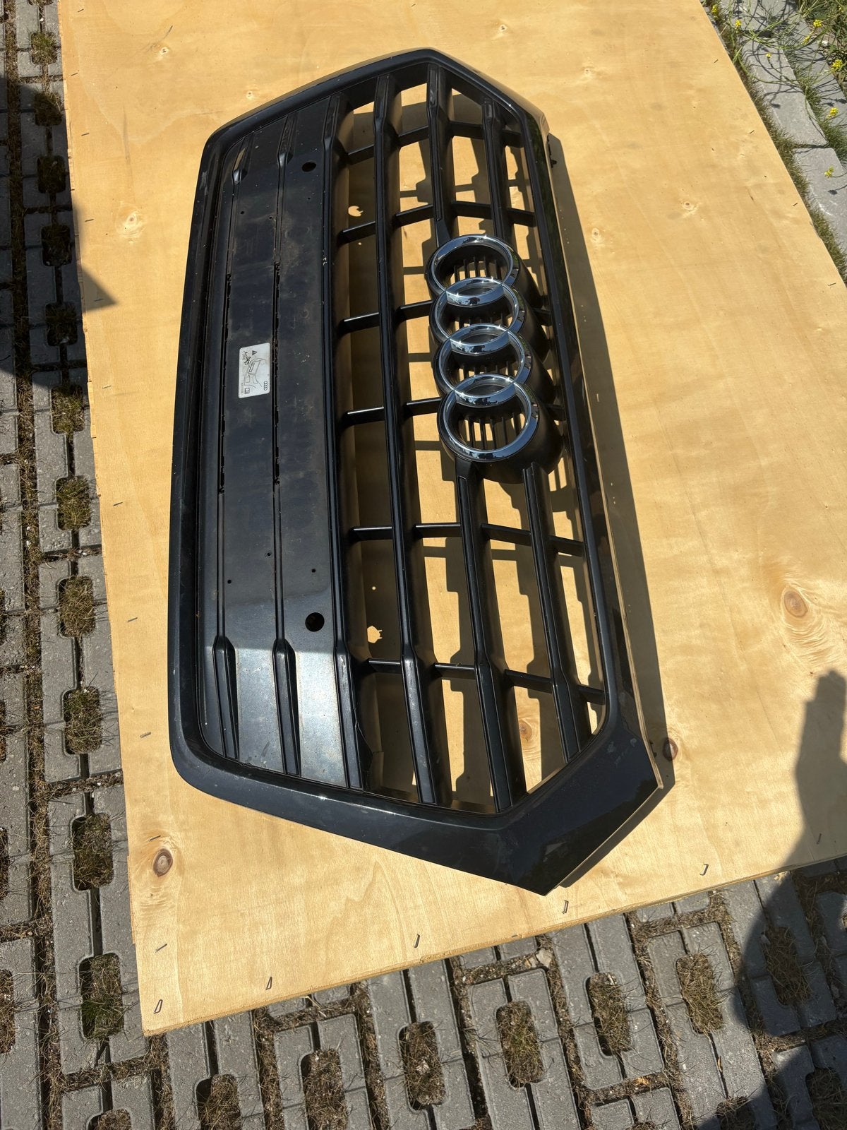 Audi Q5 grill met beschadiging (repareerbaar), Ophalen, Gebruikt, Voor, Audi