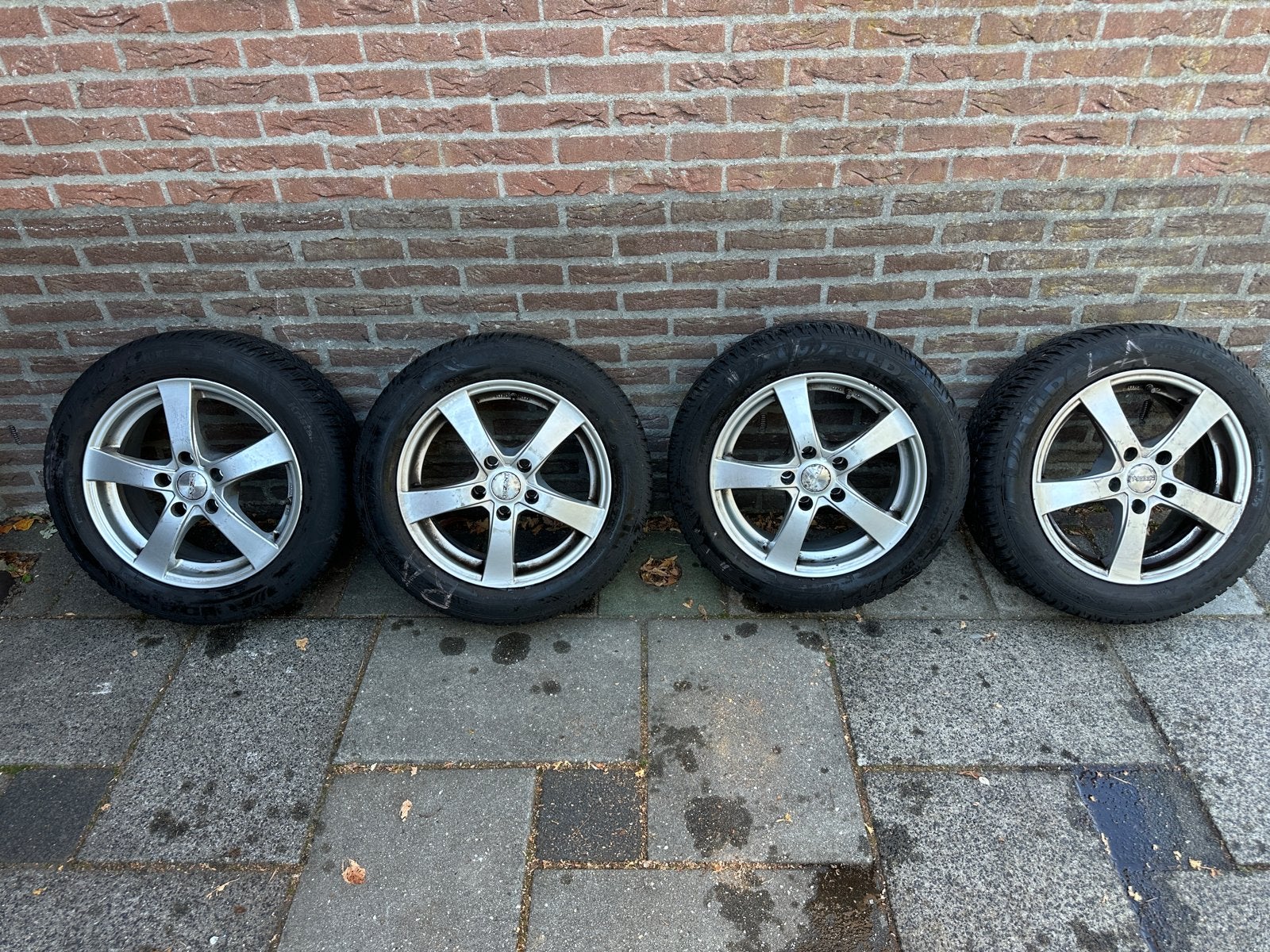 Winterbanden + velgen Toyota Auris/Corolla 205/55/R16, Auto-onderdelen, Gebruikt, 16 inch, Banden en Velgen, Personenwagen