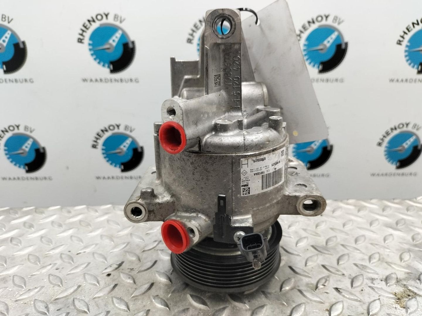 DACIA DUSTER 1.0 TCE PRESTIGE AIRCO COMPRESSOR / AIRCOPOMP 2, Ophalen of Verzenden, Gebruikt, Stiba lid