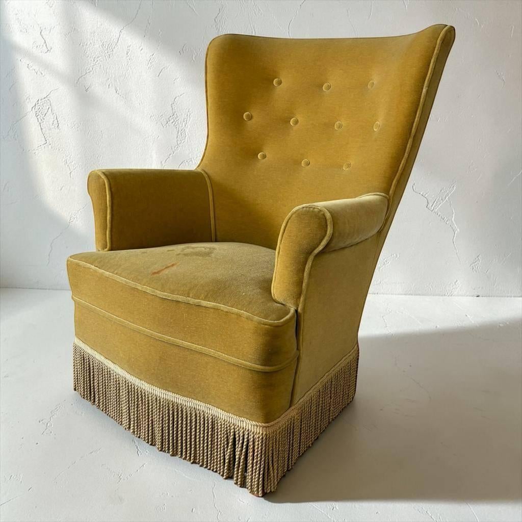 Vintage okergele fauteuil / eenzit met franjes, Ophalen