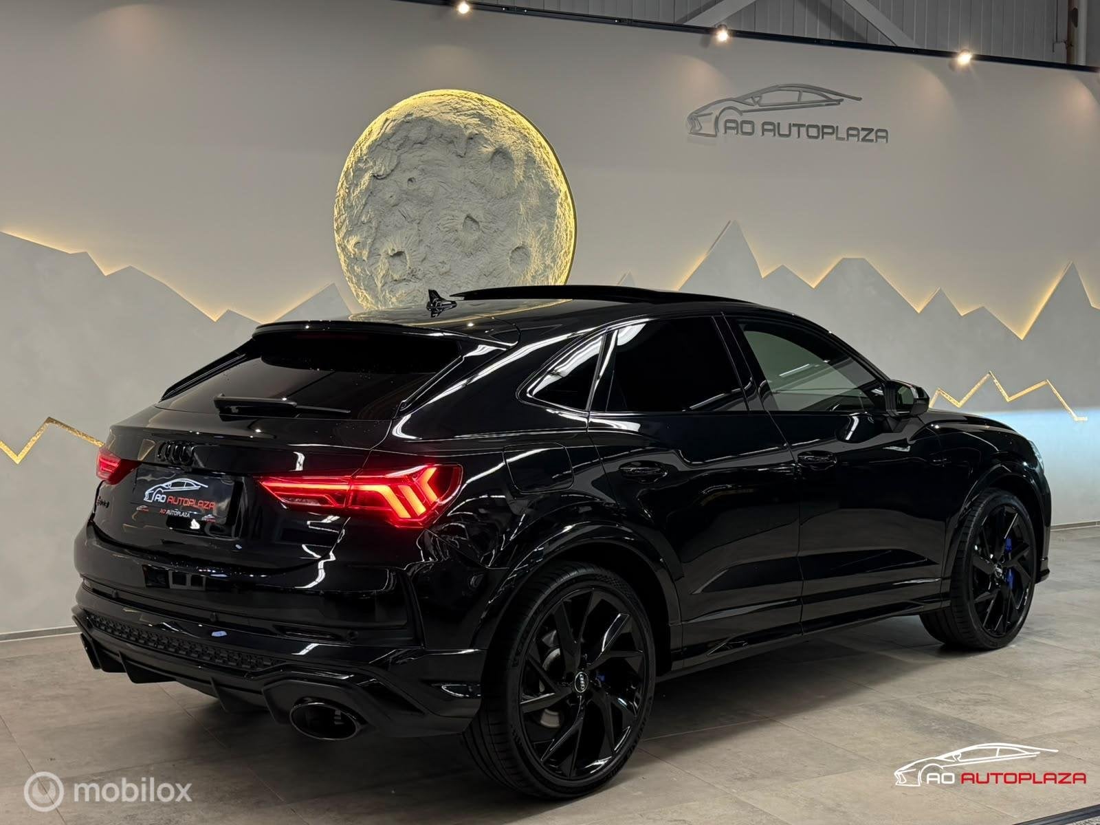 Audi RS Q3 Sportback 2.5 TFSI Panorama/Keramisch/B&O/Full Bl, Automaat, 1675 kg, Alcantara, Zwart