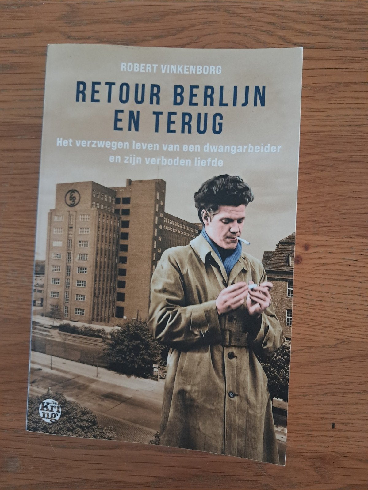 Retour Berlijn en Terug - Robert Vinkenborg, Boeken, 20e eeuw of later, Europa, Ophalen of Verzenden, Zo goed als nieuw