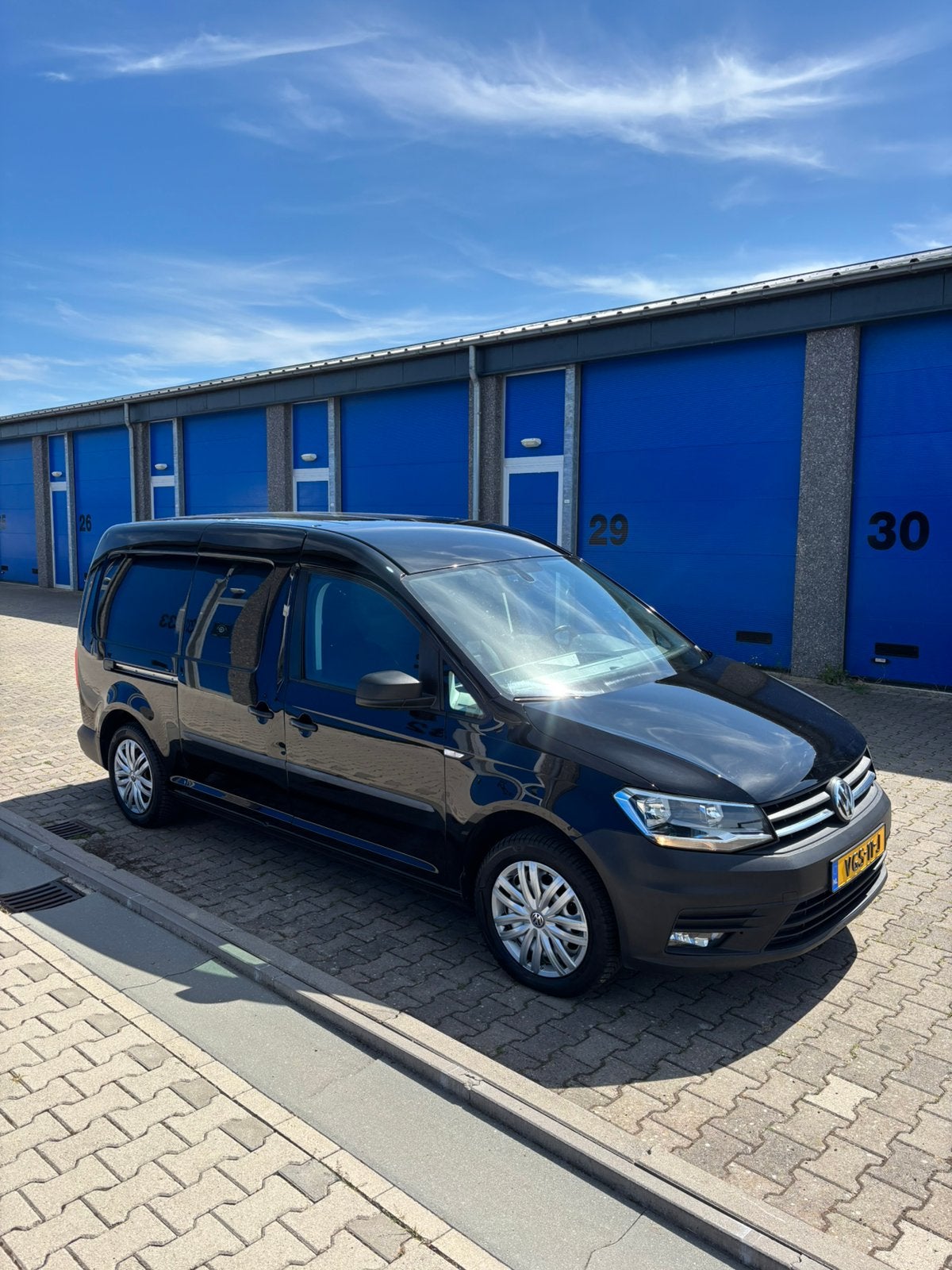 Volkswagen Caddy Maxi 2.0 TDI met BMT L2h1 150pk DSG 2017, Auto's, Bestelauto's, Zwart, Volkswagen, Zwart, Diesel