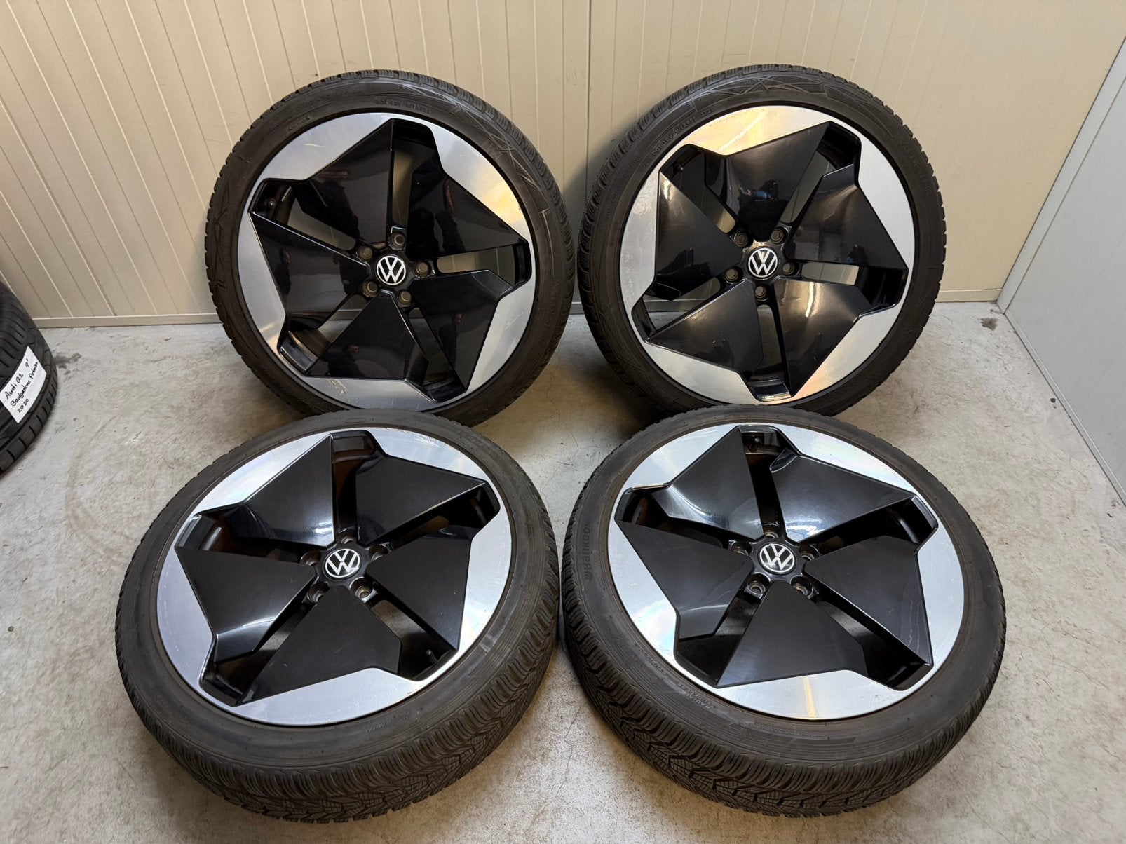 Originele VW Volkswagen ID3 Born Elroq Sanya 20 inch winter, Ophalen, Gebruikt, Banden en Velgen, Winterbanden