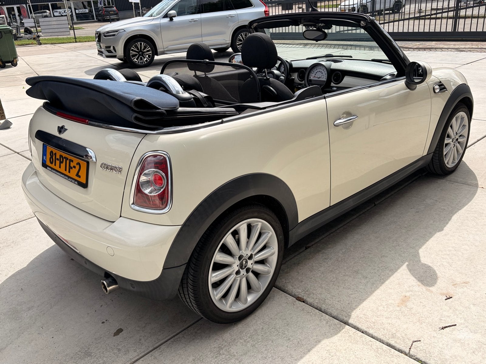 Mini  Cooper Cabrio nieuwe apk en onderhoud gehad, Auto's, 4 cilinders, Cabriolet, 4 stoelen, Origineel Nederlands