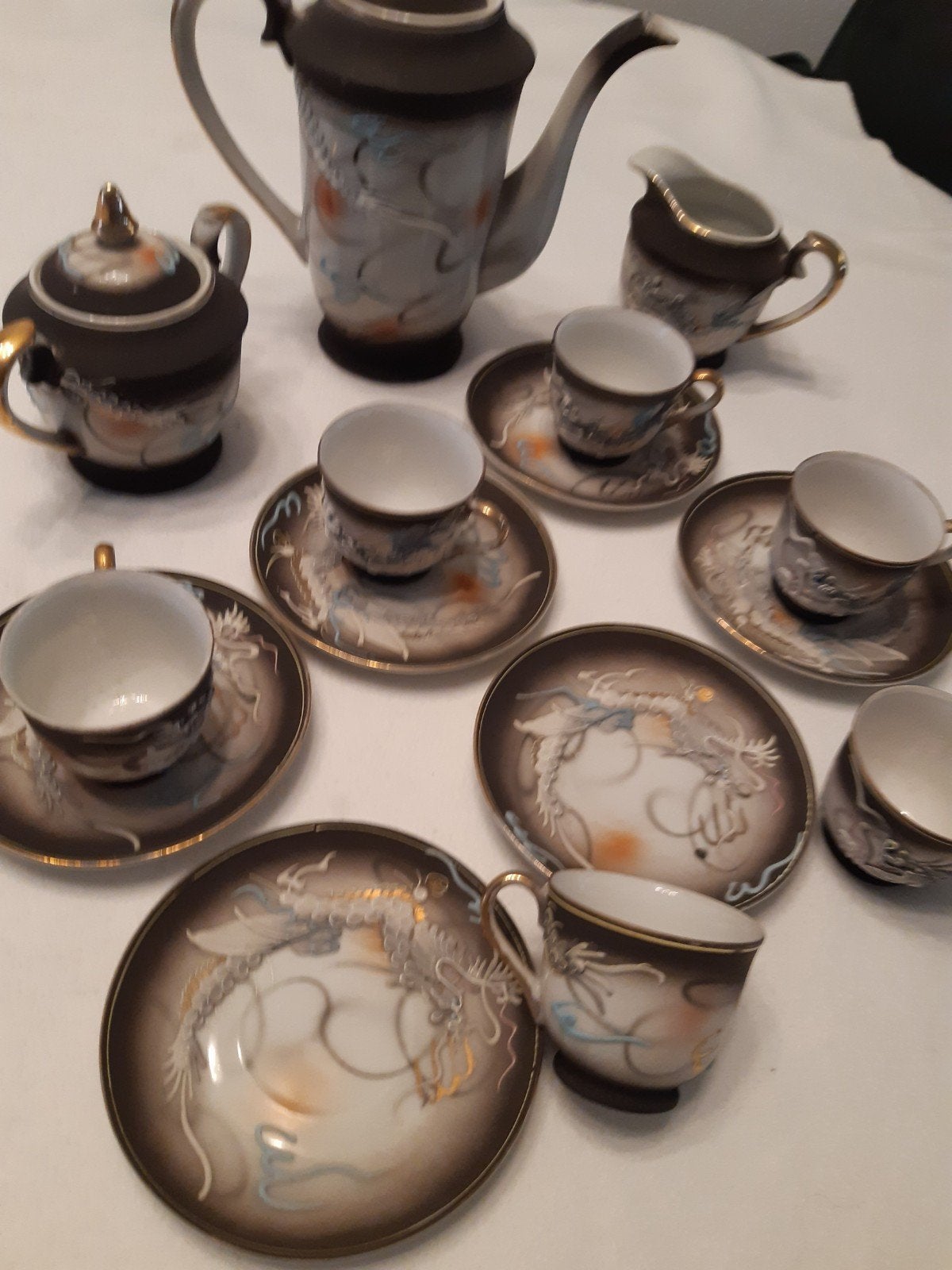 2 Antiek Japanse draken theeserviejes 15-delig, Ophalen