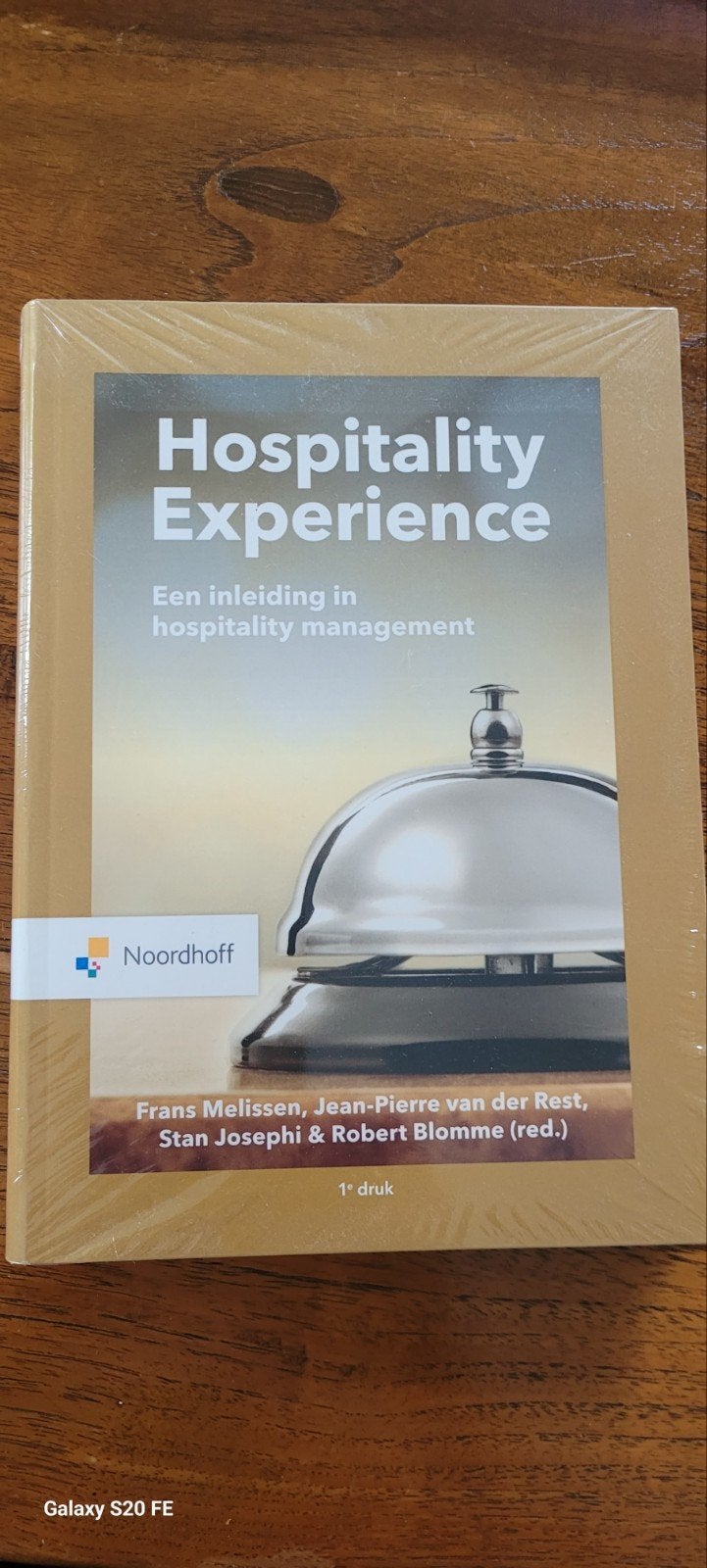 Hospitality Experience, F Melissen, J-P van der Rest, S Josephi & R Blomme (red.), Nieuw, Gamma, HBO