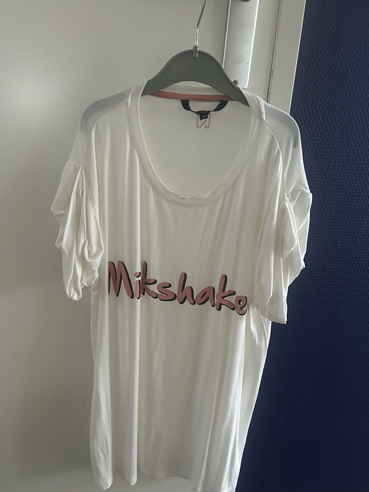 Nikkie Milkshake Shirt - Maat 36, Wit, Ophalen of Verzenden, Zo goed als nieuw, Korte mouw