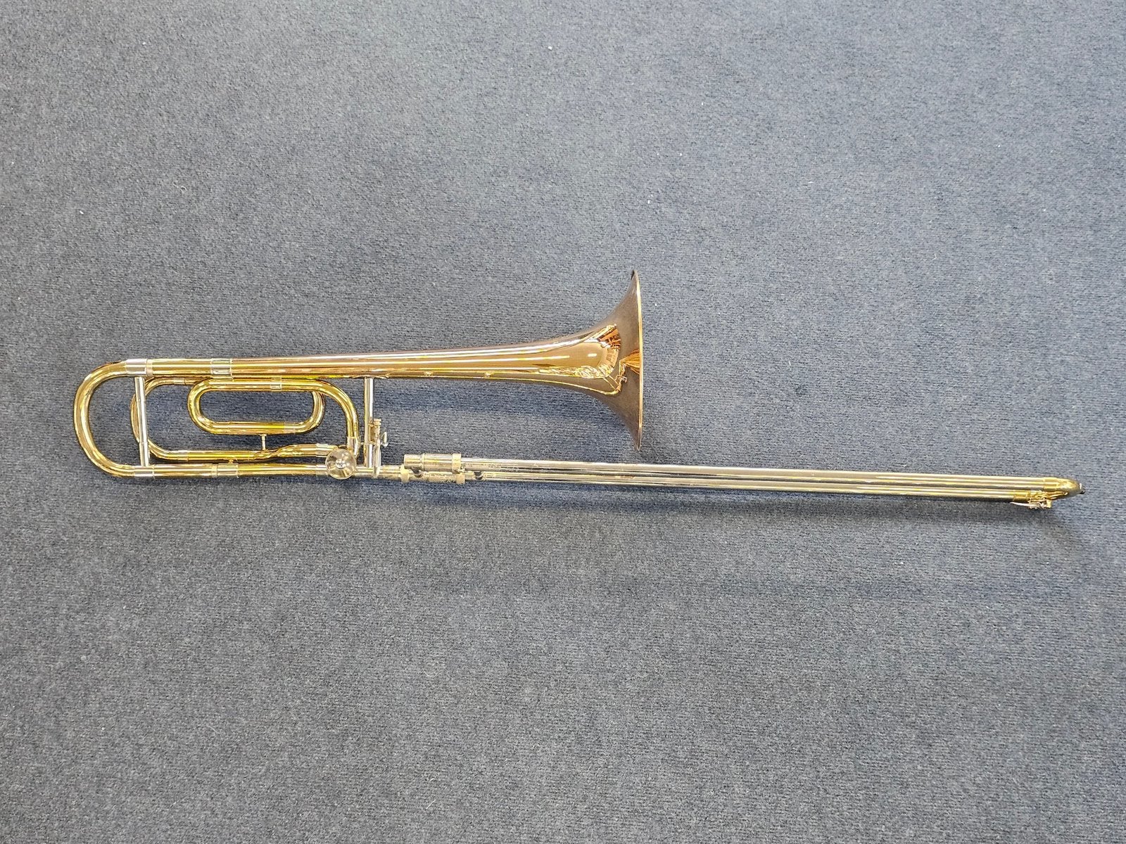 Besson Sovereign 944 Bb/F Tenor Trombone Grote Boring, Muziek en Instrumenten, Ophalen, Gebruikt, Tenor, Met koffer
