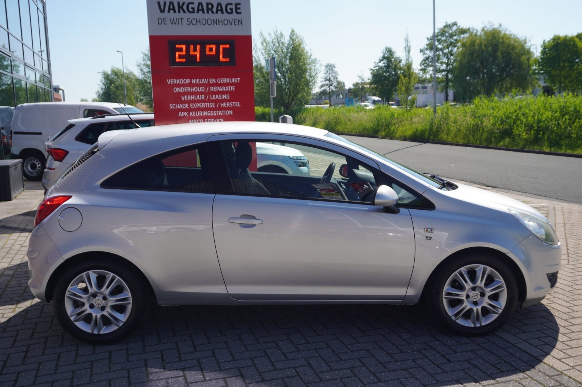 Opel Corsa 1.4-16V '111' Edition / Airco, Voorwielaandrijving, Euro 5, 4 cilinders, Origineel Nederlands