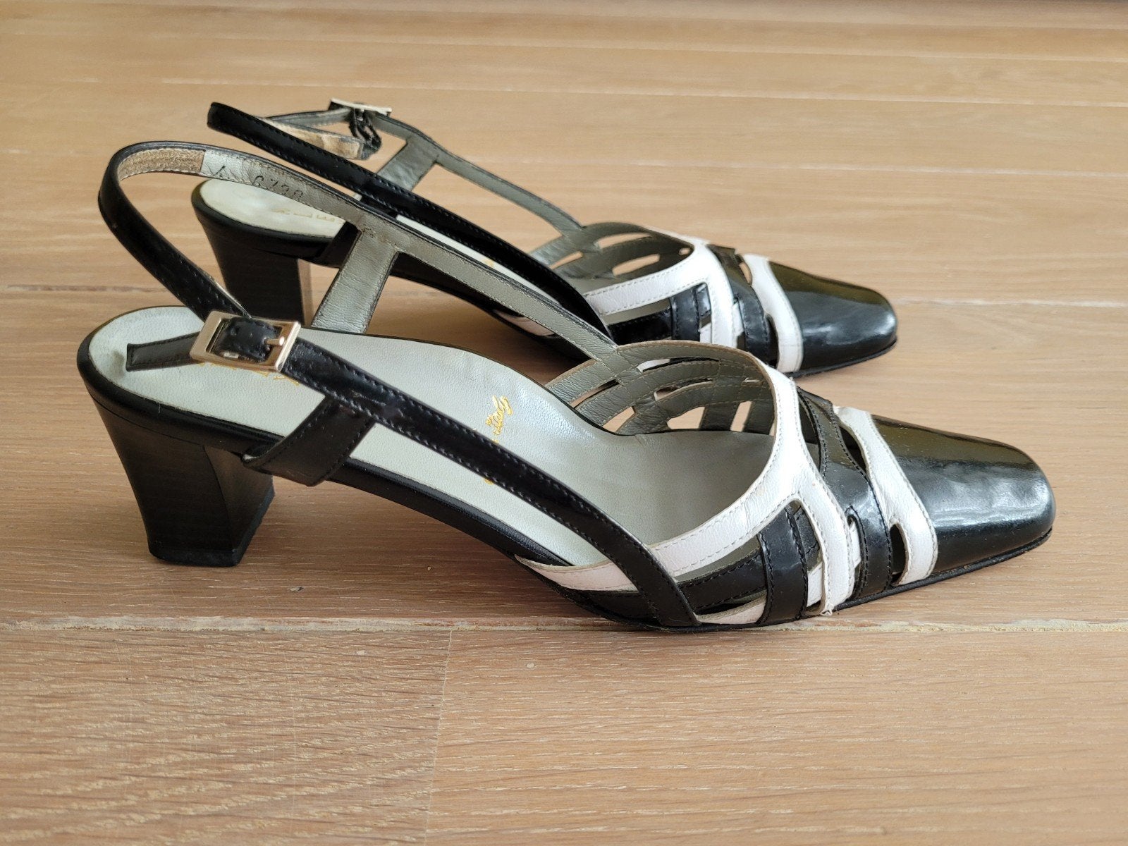 Italiaanse schoenen met hakje, maat 37, Kleding | Dames, Schoenen, Ophalen of Verzenden, Gedragen, Zwart